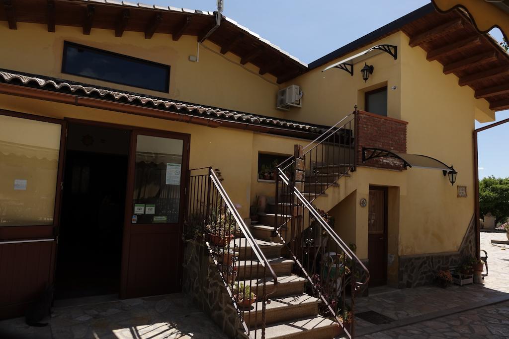 Villa Il Giardino Del Sole Agnone Bagni Exterior foto