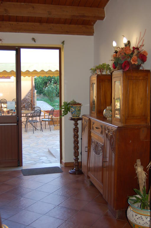 Villa Il Giardino Del Sole Agnone Bagni Exterior foto