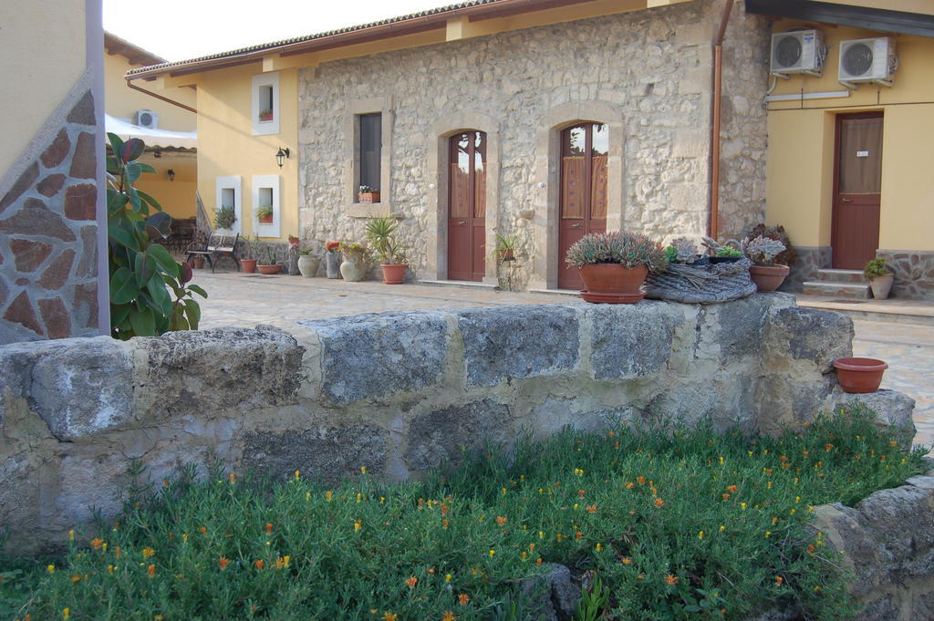 Villa Il Giardino Del Sole Agnone Bagni Exterior foto