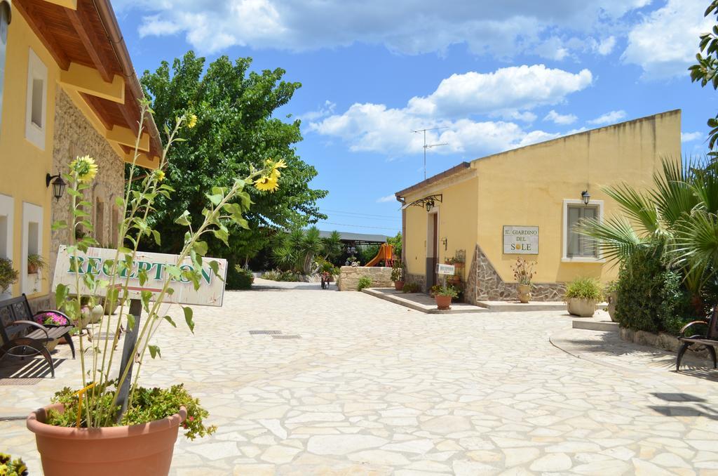 Villa Il Giardino Del Sole Agnone Bagni Exterior foto
